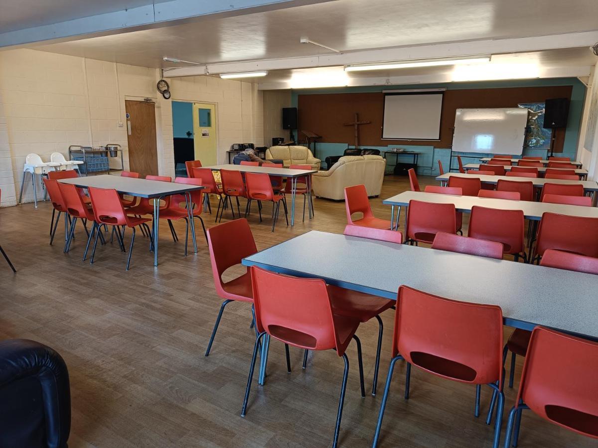 Ostello Y Doc At World Horizons Community Hub Llanelli Esterno foto